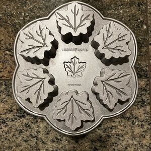 Nordic Ware Maple Leaf Cakelet Pan